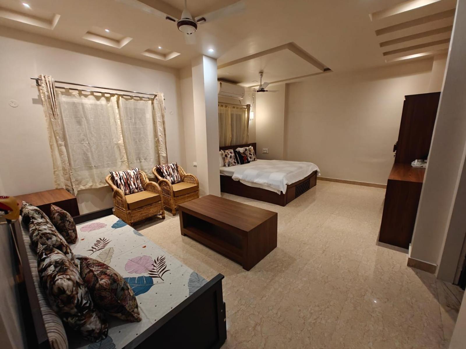 Shangrila Homestay Джорхат Екстер'єр фото